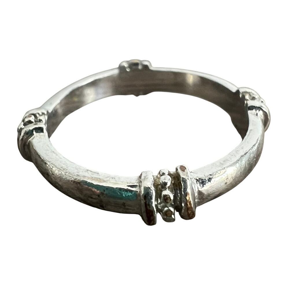 Silver tone textured ring band- size 8
